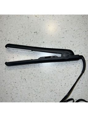 Cricket Flat Iron Black